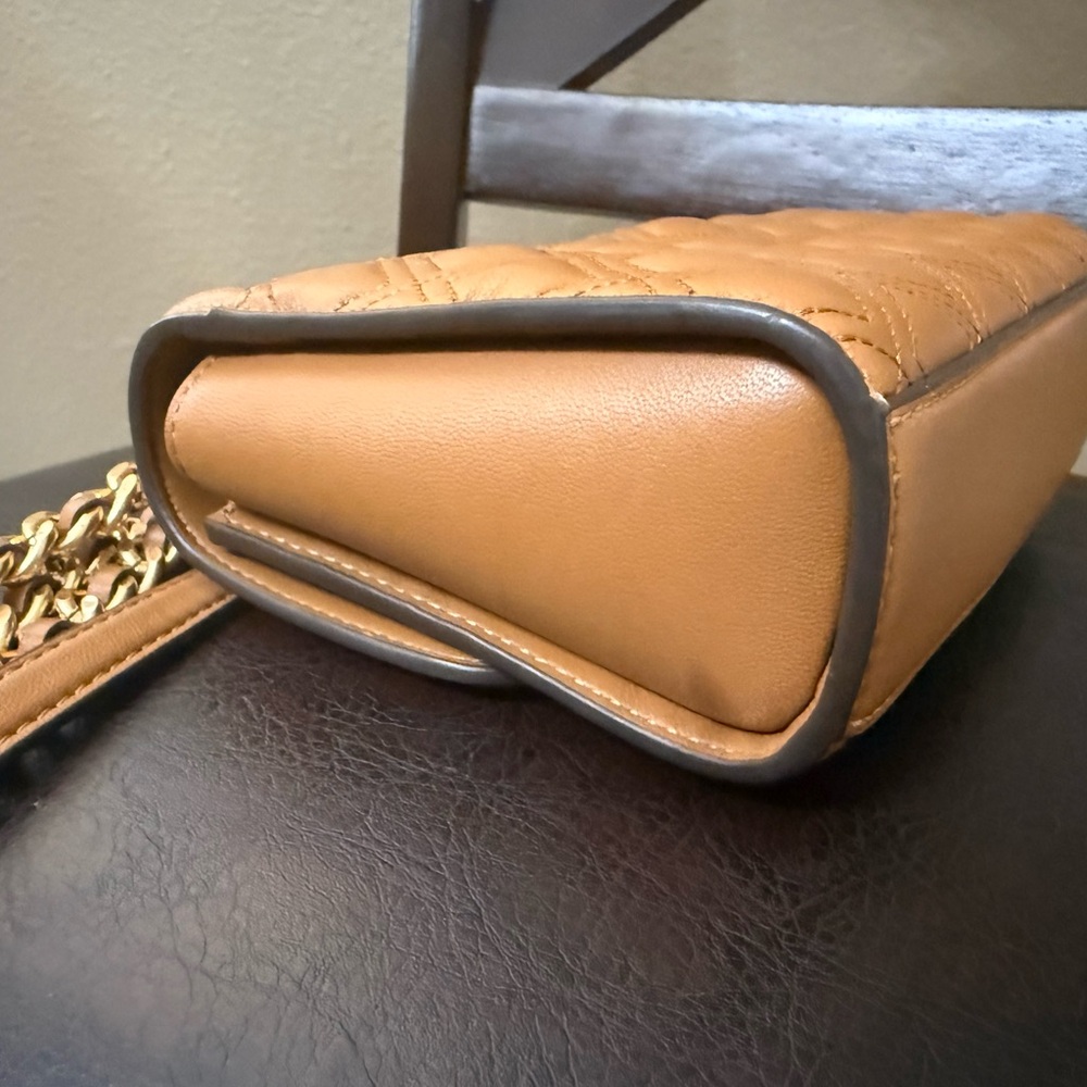 Tory Burch Small Fleming convertible Crossbody/Shoulder bag. Excellent condition - Picture 6 of 10
